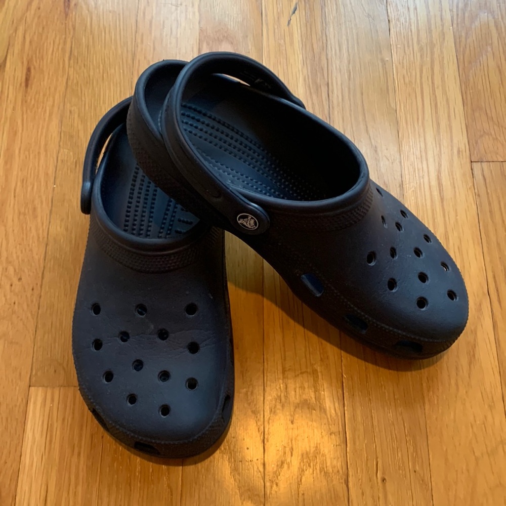 “Classic Clog” Crocs